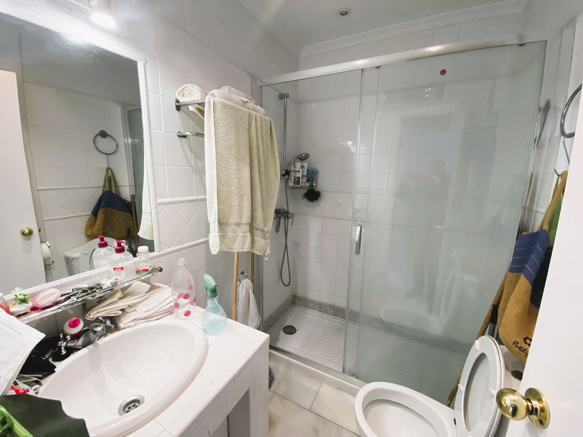 Bovenverdieping Appartement in La Duquesa-15