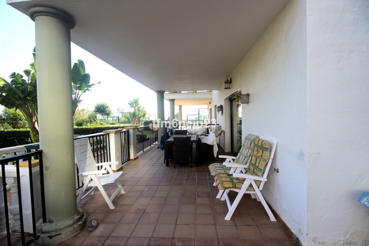 Begane grond appartement in La Duquesa-15