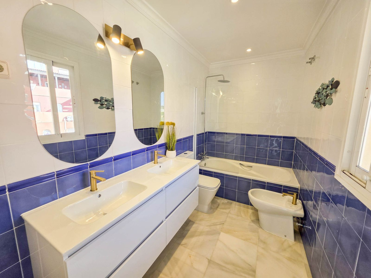 Appartement te koop in La Duquesa | 3 slaapkamers H5076661