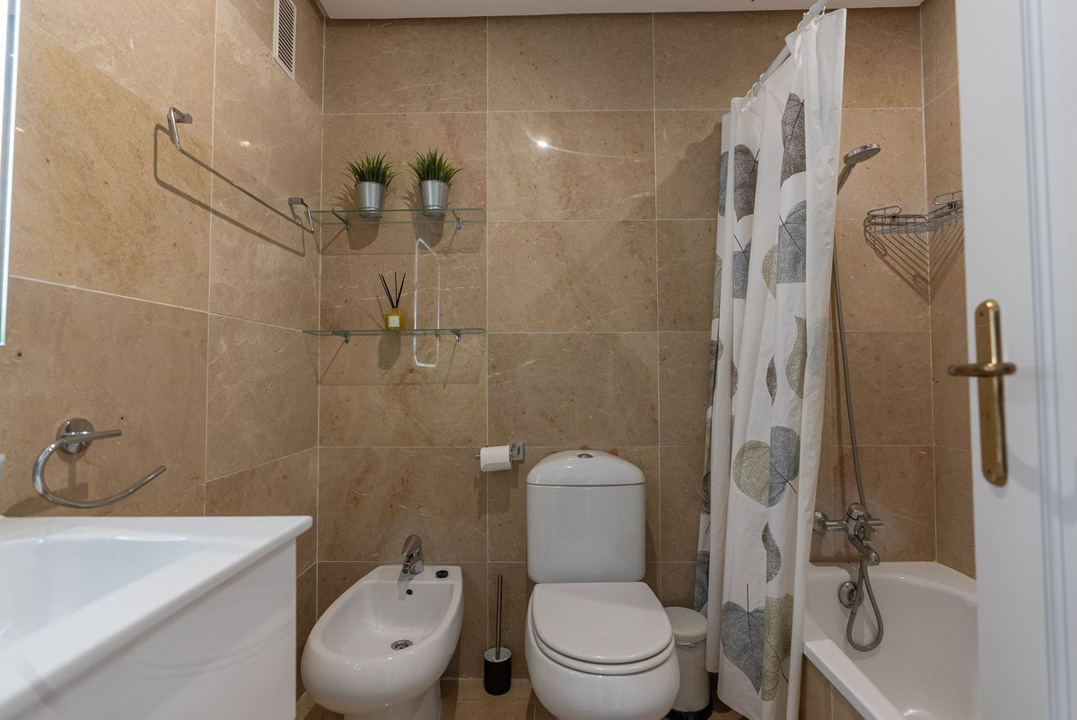 Apartment for sale in La Duquesa | 2 bedrooms H5084155