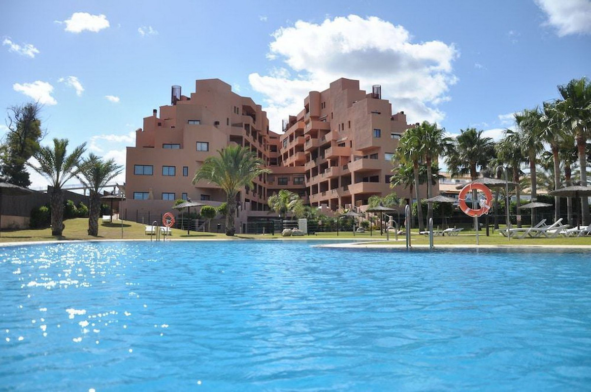 Apartment for sale in La Duquesa | 1 bedrooms H5112223