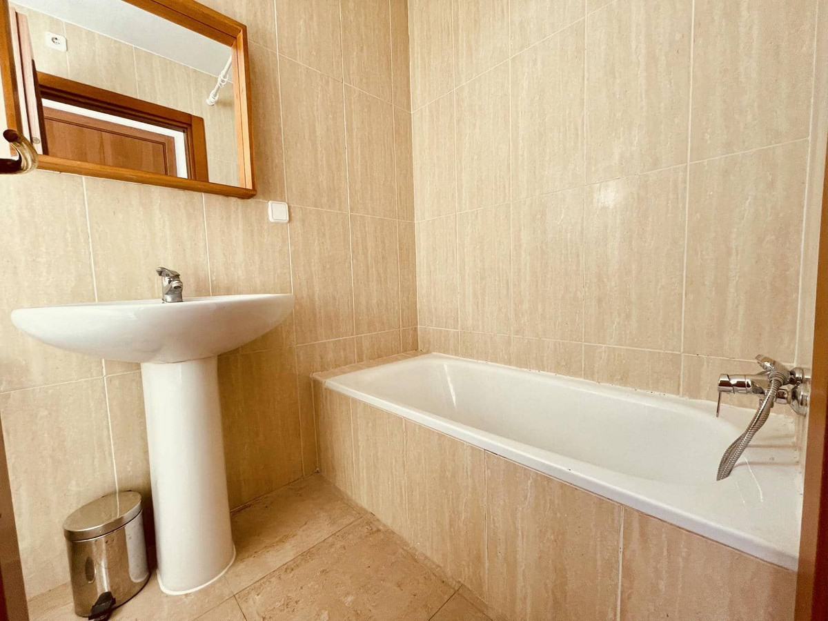 Apartment for sale in La Duquesa | 2 bedrooms H5115502