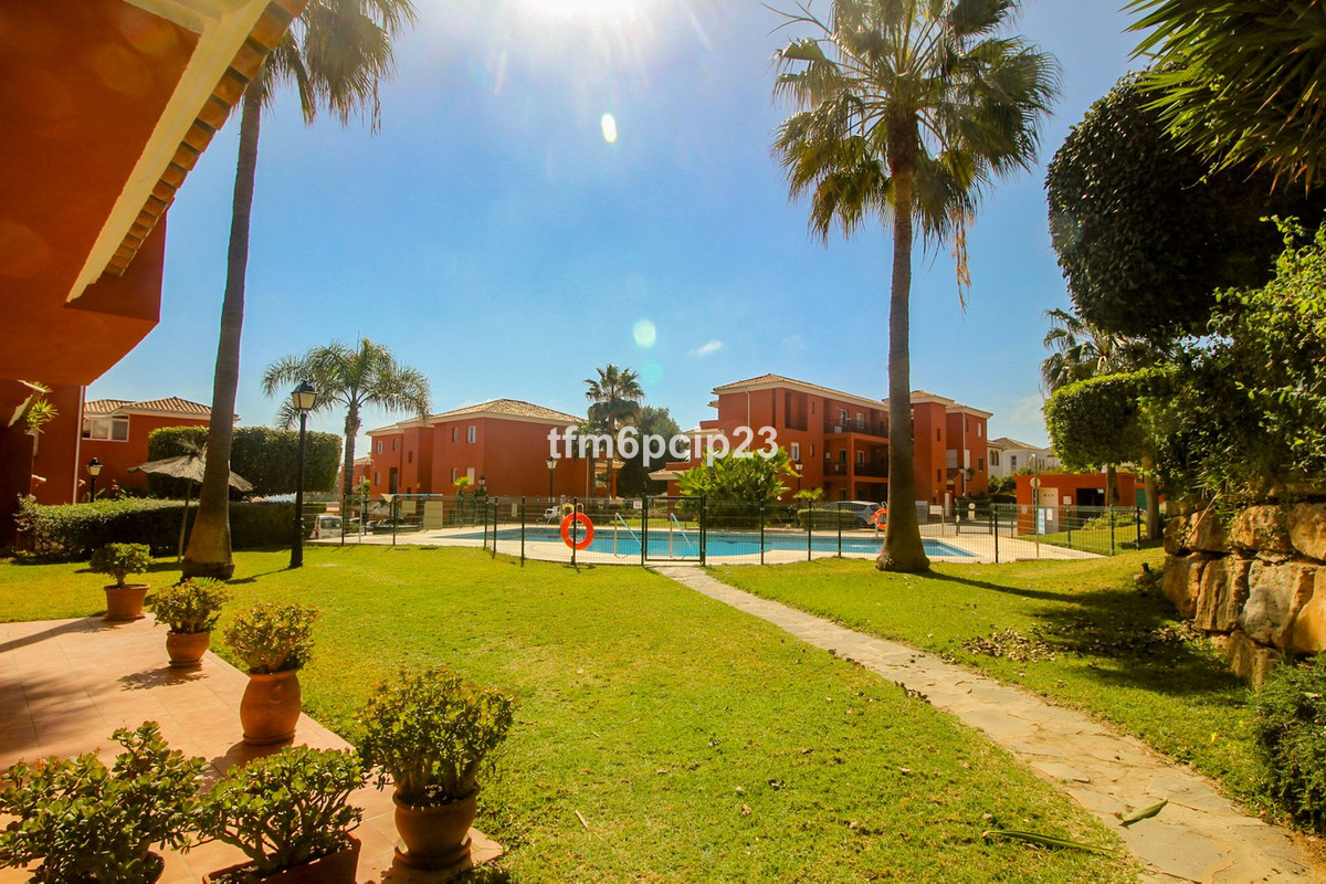 Appartement te koop in La Duquesa | 2 slaapkamers H5121976
