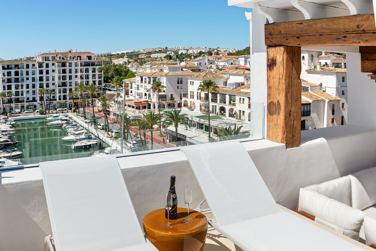 Appartement te koop in La Duquesa | 4 slaapkamers H5122141