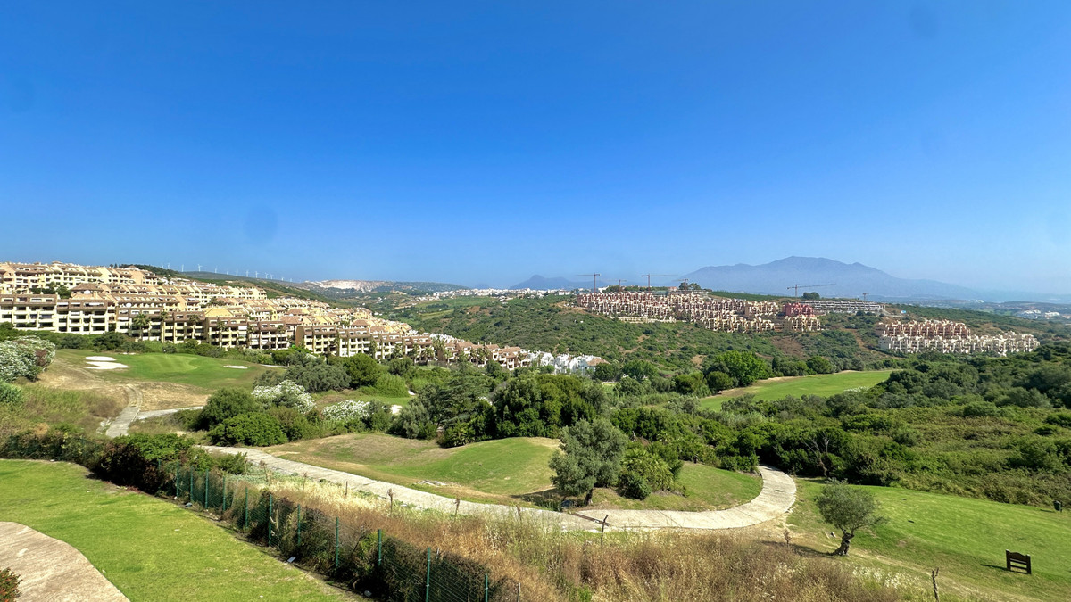 Apartment for sale in La Duquesa | 2 bedrooms H5123224