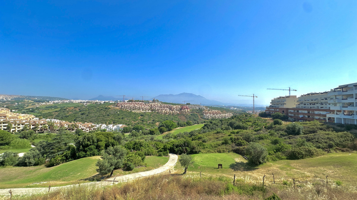 Apartment for sale in La Duquesa | 2 bedrooms H5123224