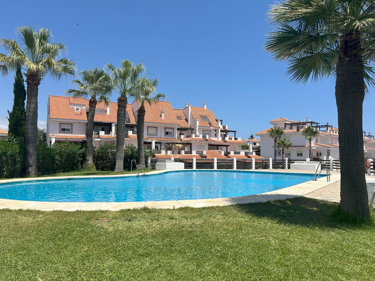 Apartment for sale in La Duquesa | 1 bedrooms H5125924