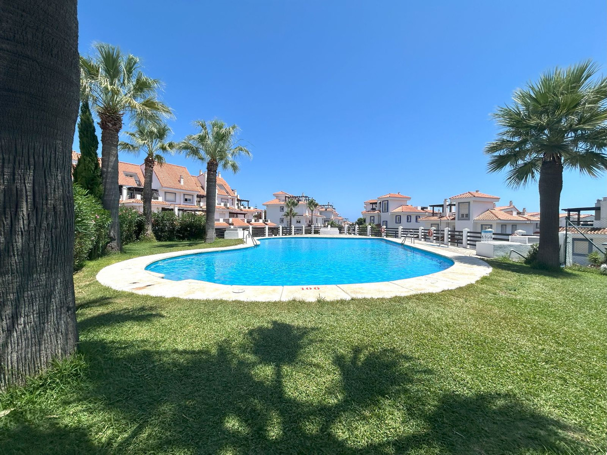 Apartment for sale in La Duquesa | 1 bedrooms H5125924
