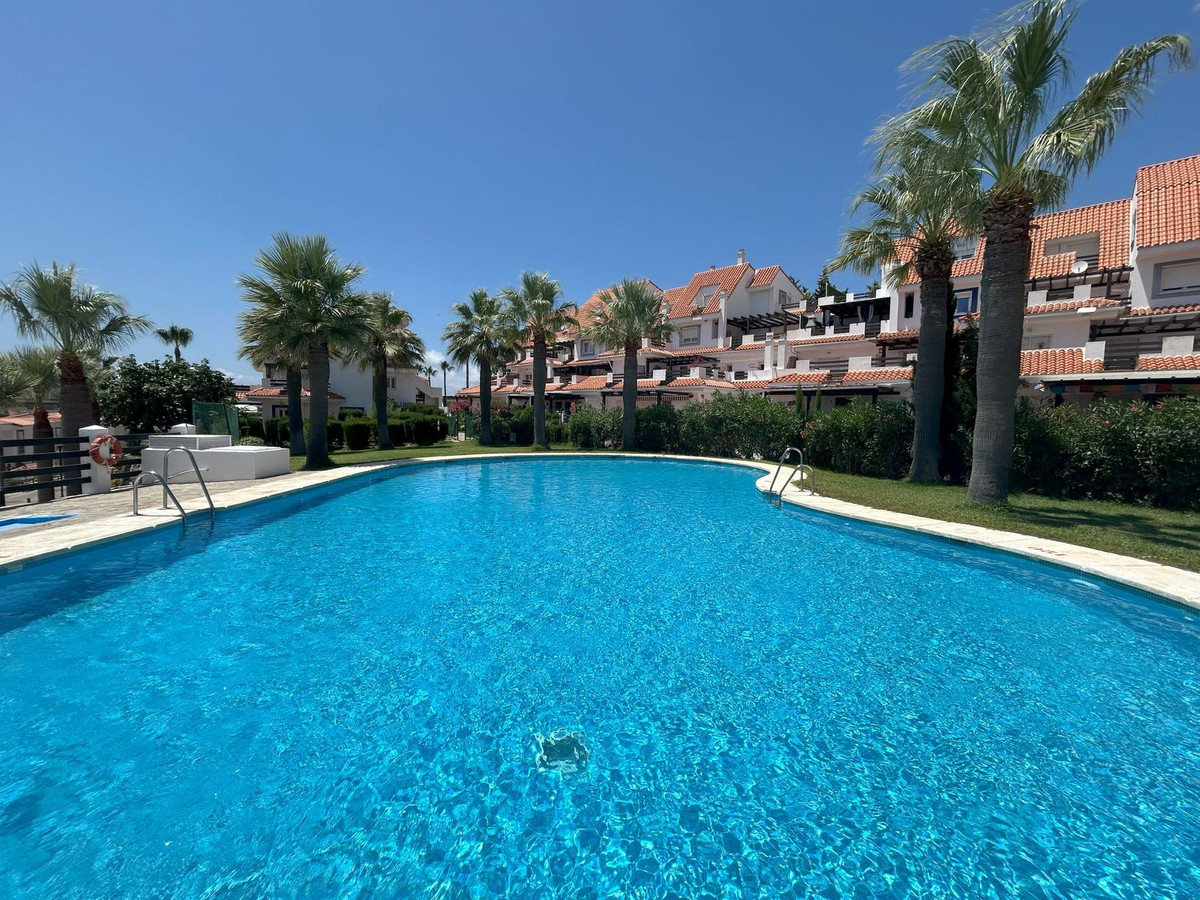 Apartment for sale in La Duquesa | 1 bedrooms H5125924