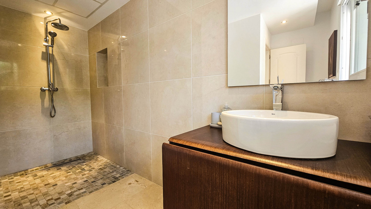Huis te koop in La Duquesa | 4 slaapkamers H5135917