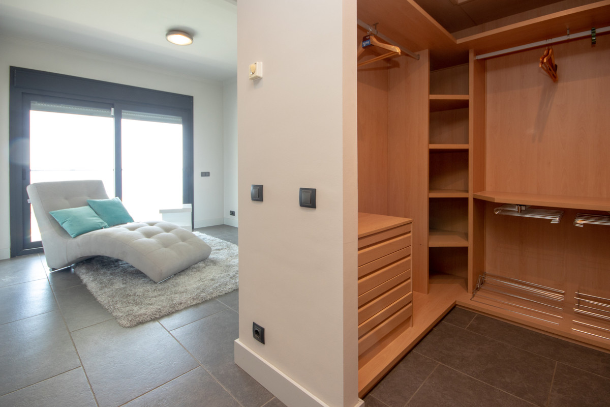 Huis te koop in La Duquesa | 4 slaapkamers H5140969