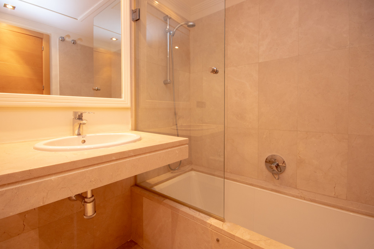 Huis te koop in La Duquesa | 4 slaapkamers H5140969