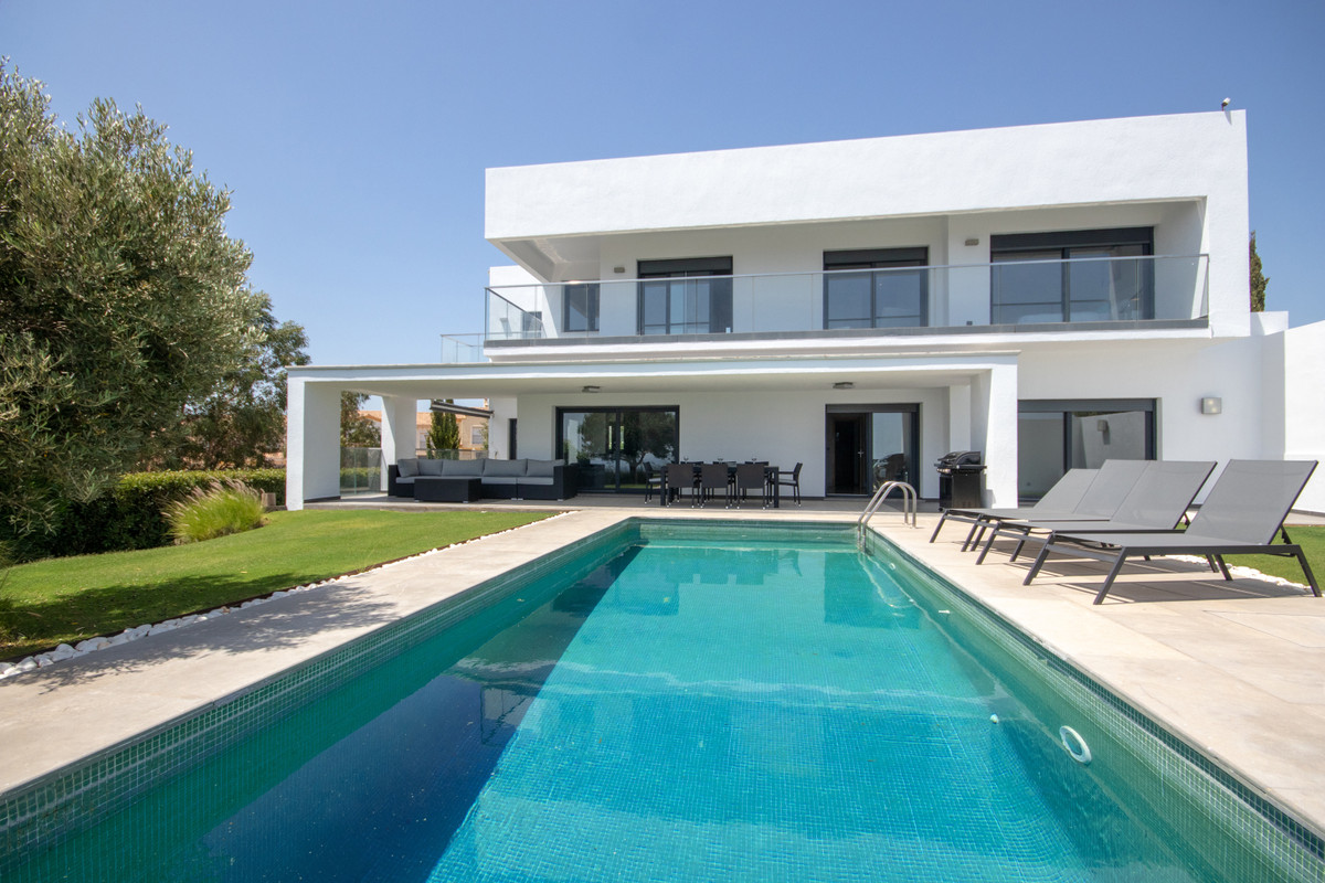 Huis te koop in La Duquesa | 4 slaapkamers H5140969