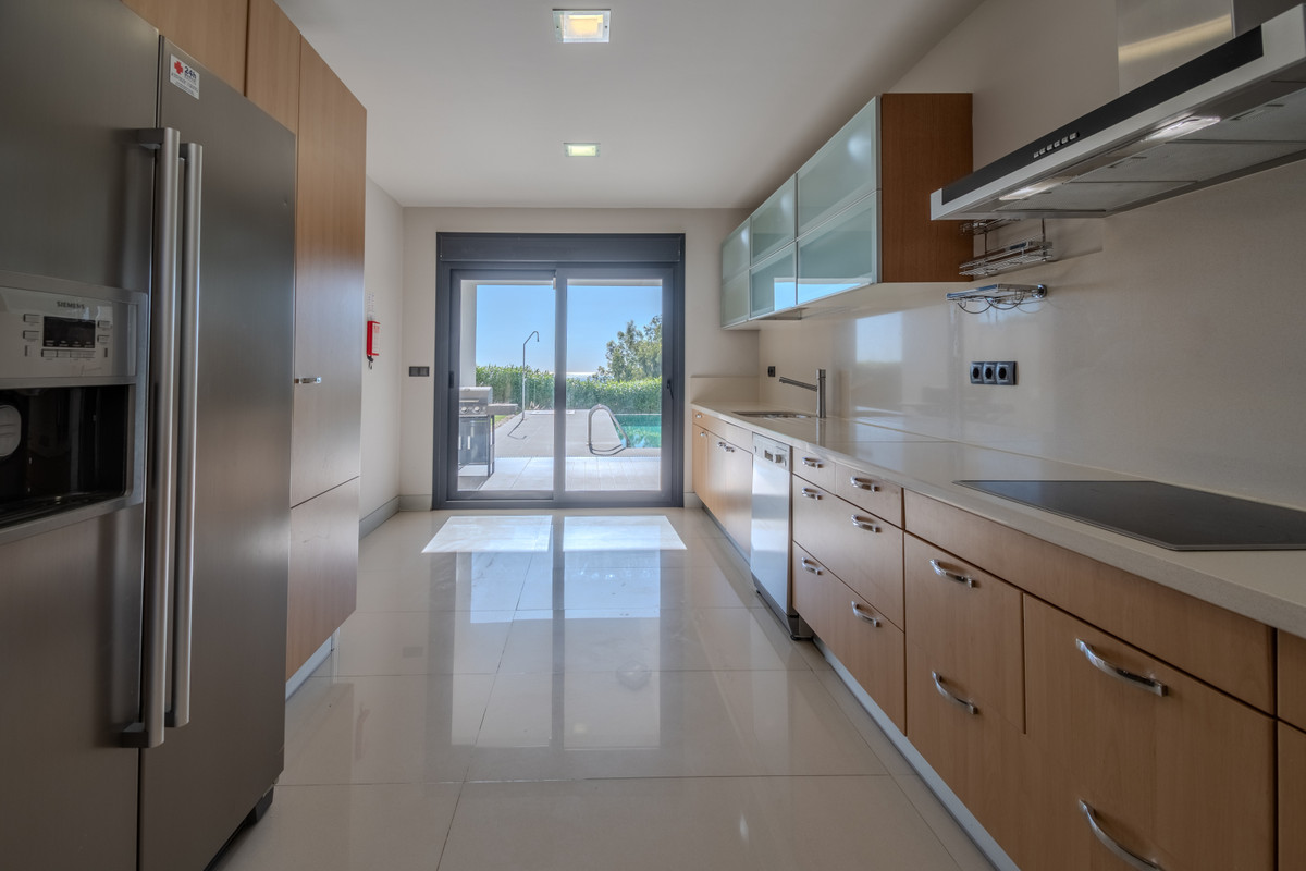 Huis te koop in La Duquesa | 4 slaapkamers H5140969