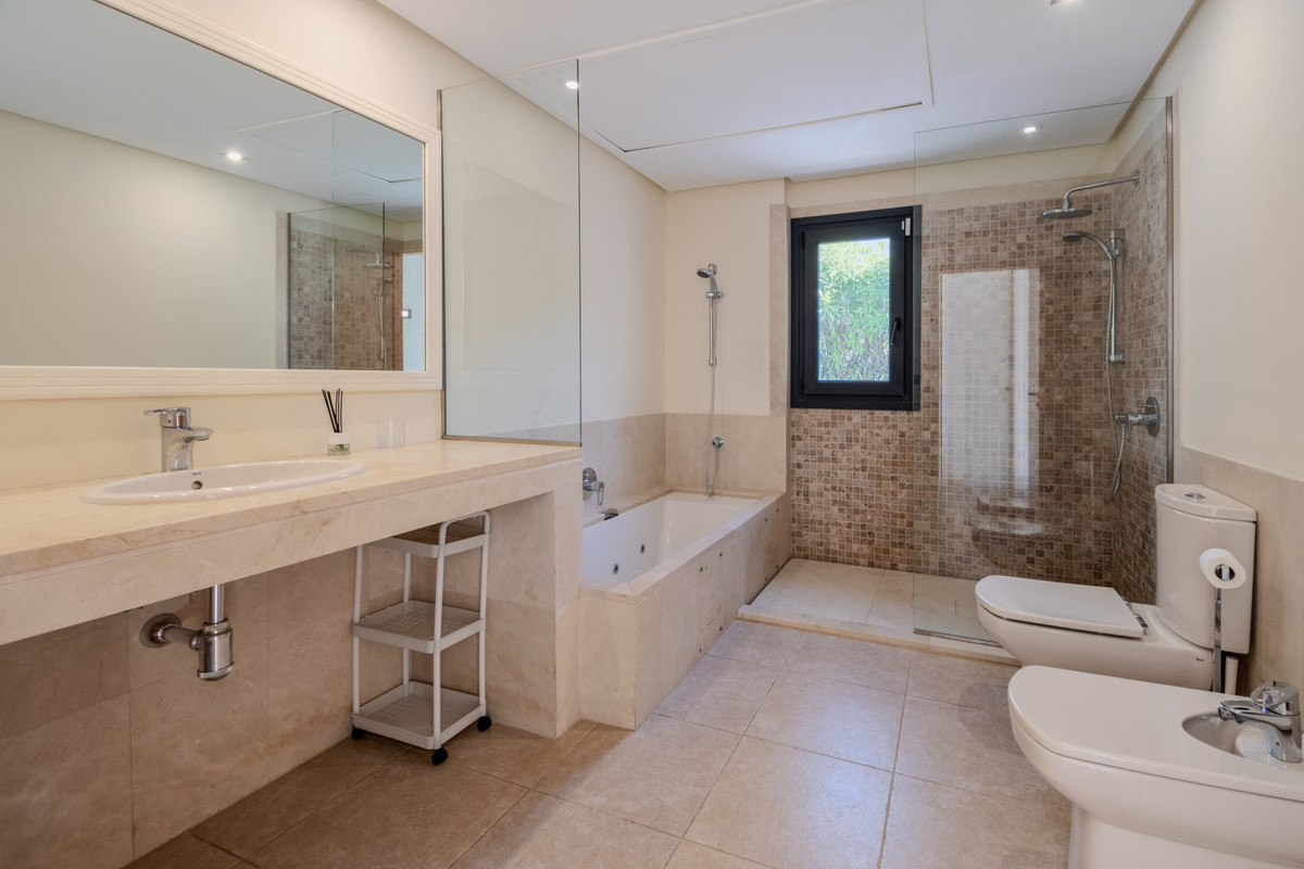 Huis te koop in La Duquesa | 4 slaapkamers H5140969
