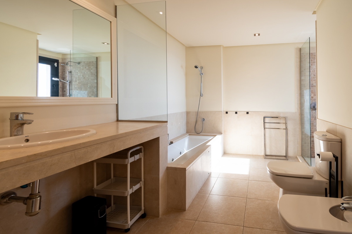 Huis te koop in La Duquesa | 4 slaapkamers H5140969