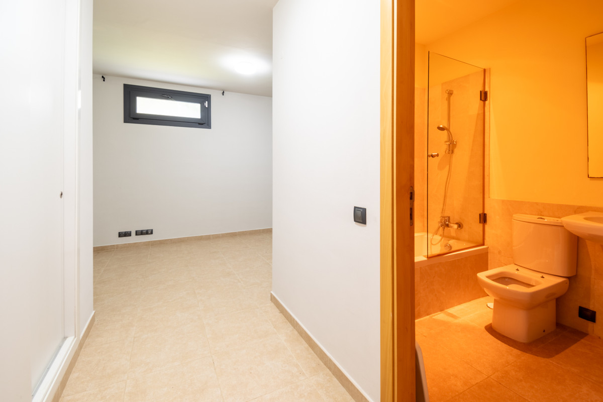 Huis te koop in La Duquesa | 4 slaapkamers H5140969