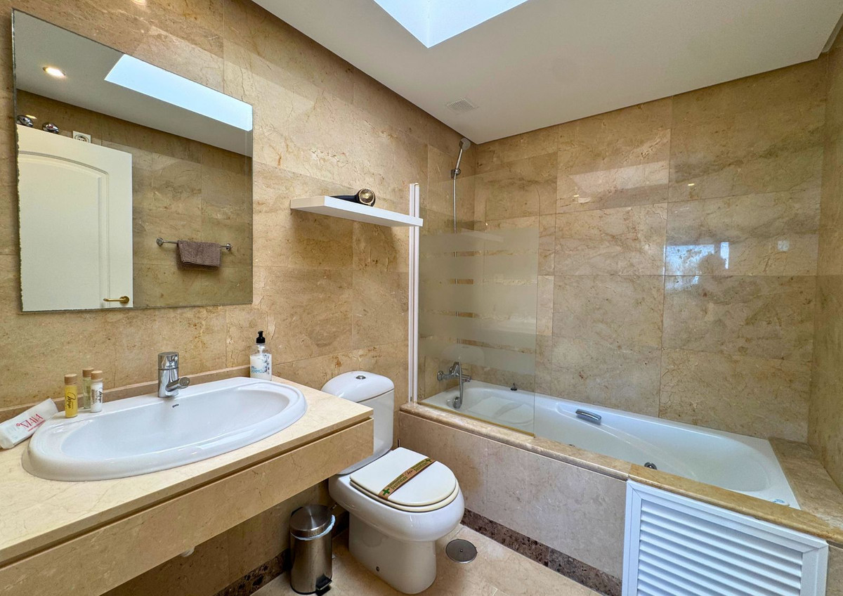 Penthouse te koop in La Duquesa | 2 slaapkamers H5161432
