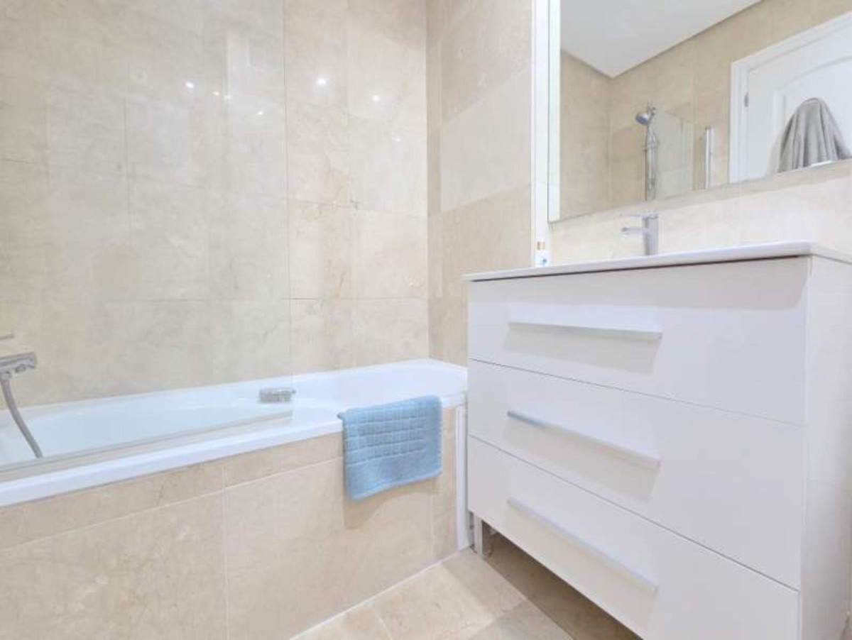 Appartement te koop in La Duquesa | 2 slaapkamers H5162350