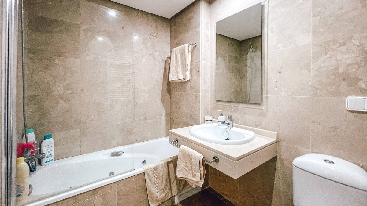 Appartement te koop in La Duquesa | 2 slaapkamers H5185234