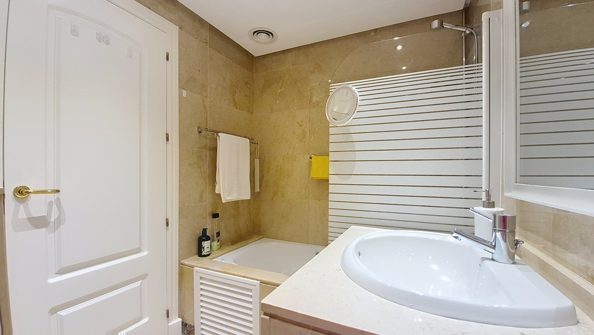 Appartement te koop in La Duquesa | 3 slaapkamers H5242378