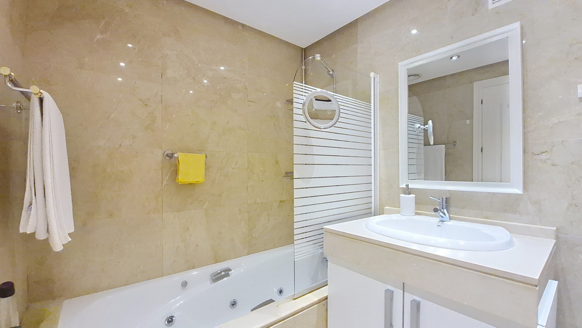 Appartement te koop in La Duquesa | 3 slaapkamers H5242378