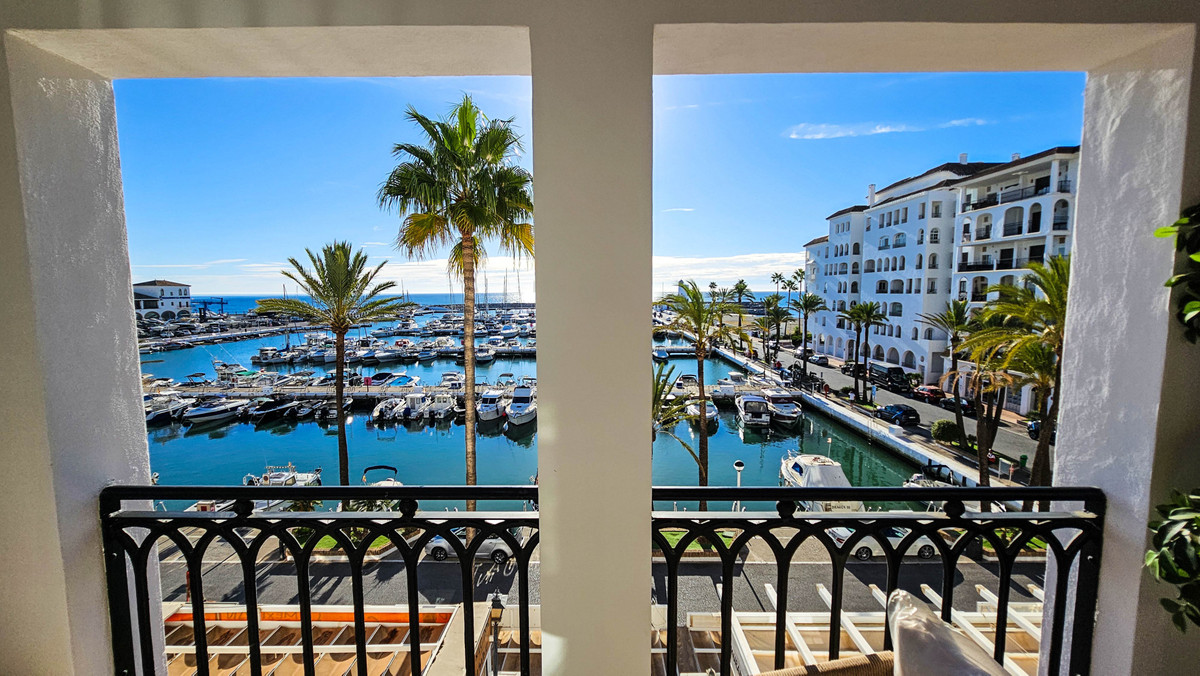 Appartement te koop in La Duquesa | 2 slaapkamers H5256424