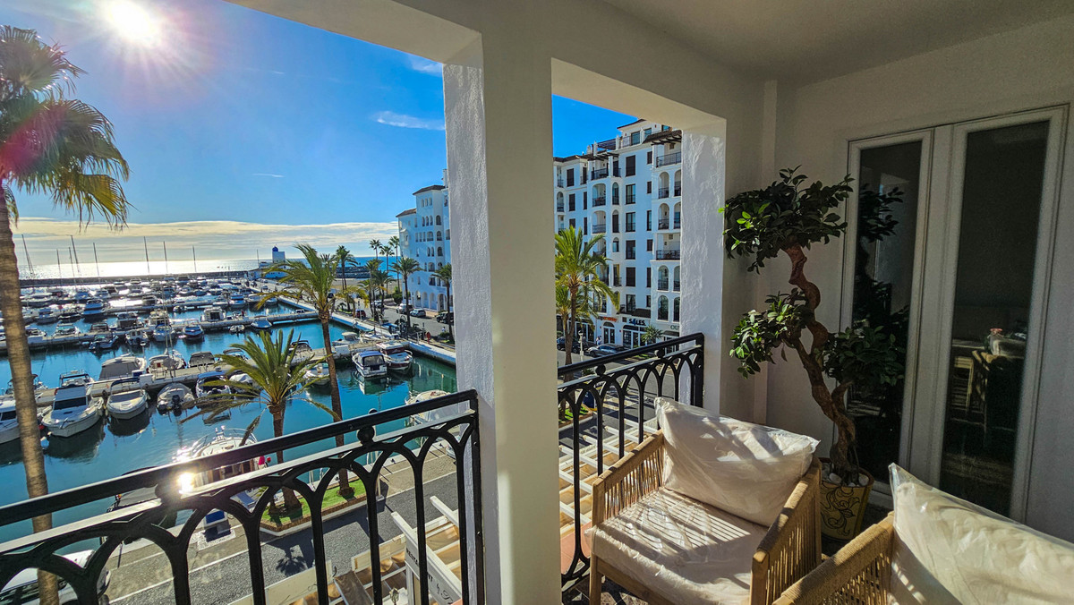 Appartement te koop in La Duquesa | 2 slaapkamers H5256424