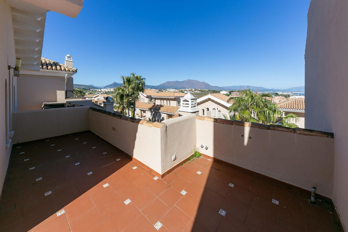 Appartement te koop in La Duquesa | 3 slaapkamers H5319487