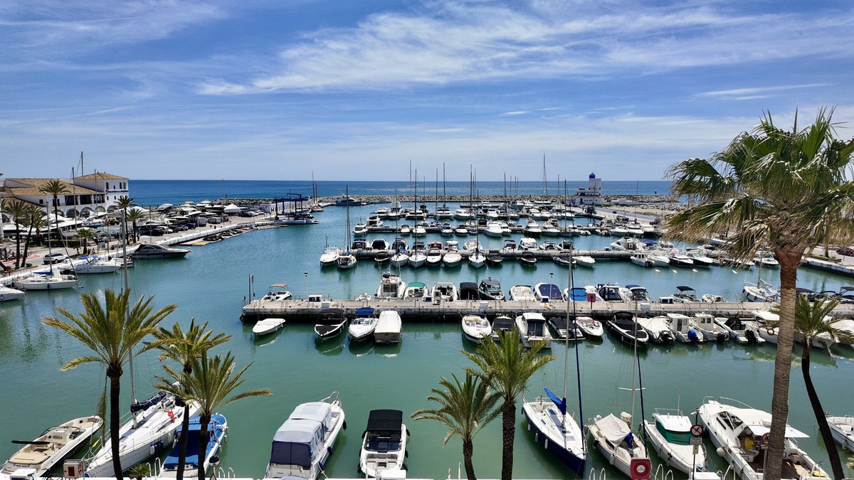 Appartement te koop in La Duquesa | 4 slaapkamers H5374156