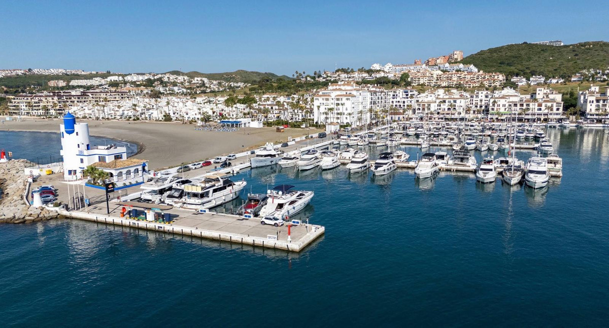 Appartement te koop in La Duquesa | 2 slaapkamers H5412577