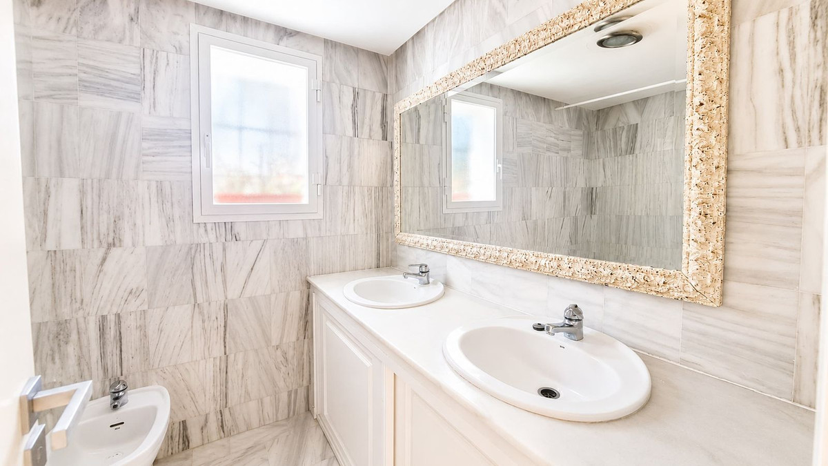 Appartement te koop in La Duquesa | 2 slaapkamers H5422408