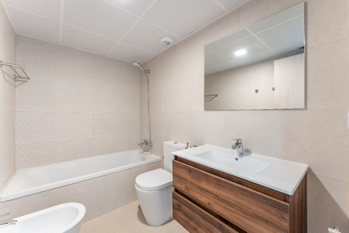Appartement te koop in La Duquesa | 2 slaapkamers H5472475