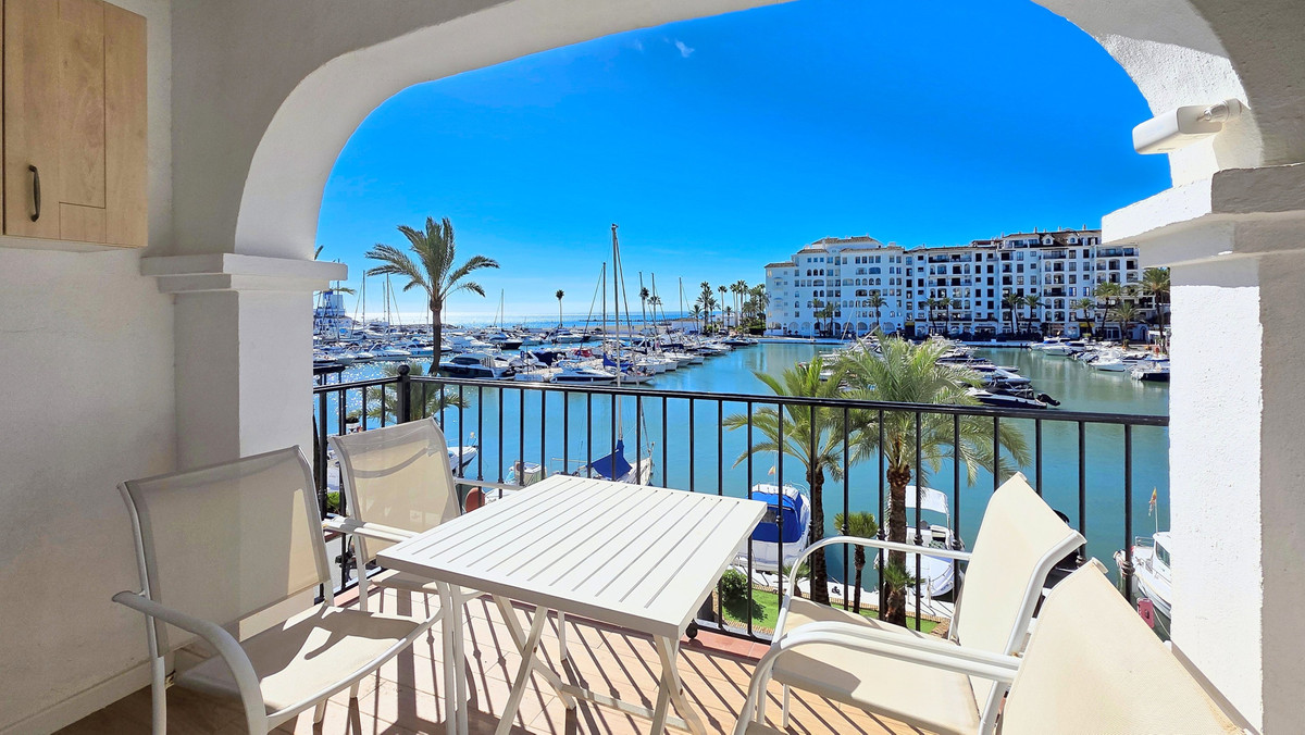 Appartement te koop in La Duquesa | 2 slaapkamers H5523610