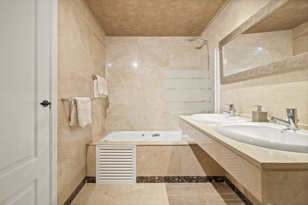 Appartement te koop in La Duquesa | 2 slaapkamers H5524399