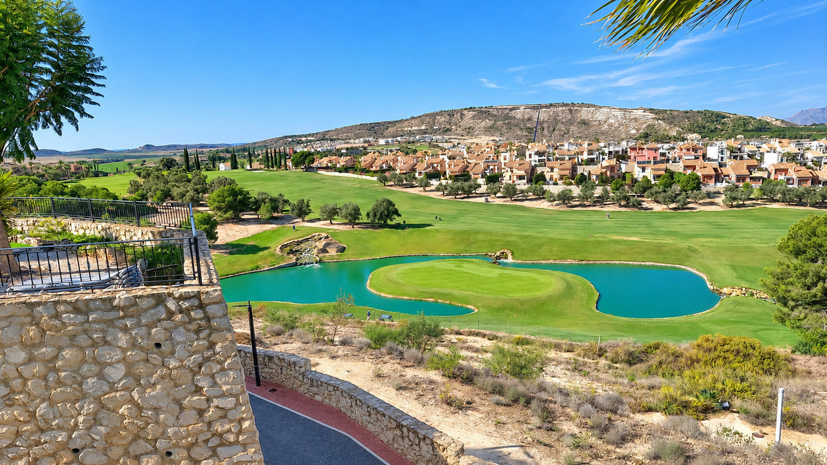 Appartement te koop in La Finca Golf | 2 slaapkamers H5524378