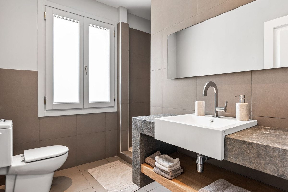 Huis te koop in La Heredia | 5 slaapkamers H5010322