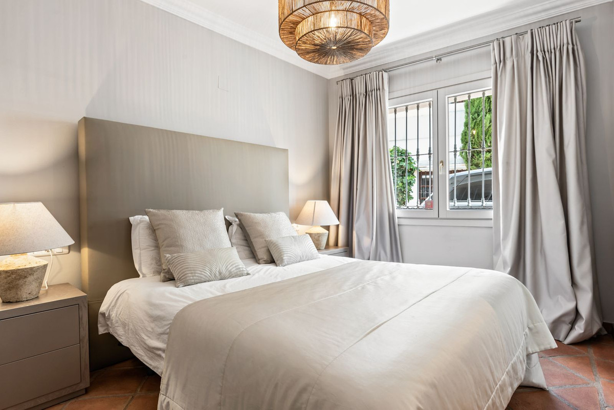 Huis te koop in La Heredia | 5 slaapkamers H5010322