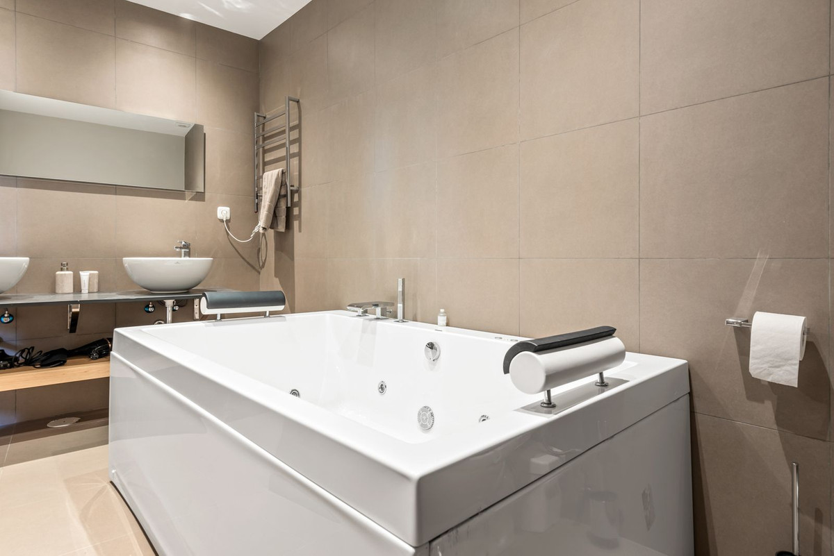 Huis te koop in La Heredia | 5 slaapkamers H5010322