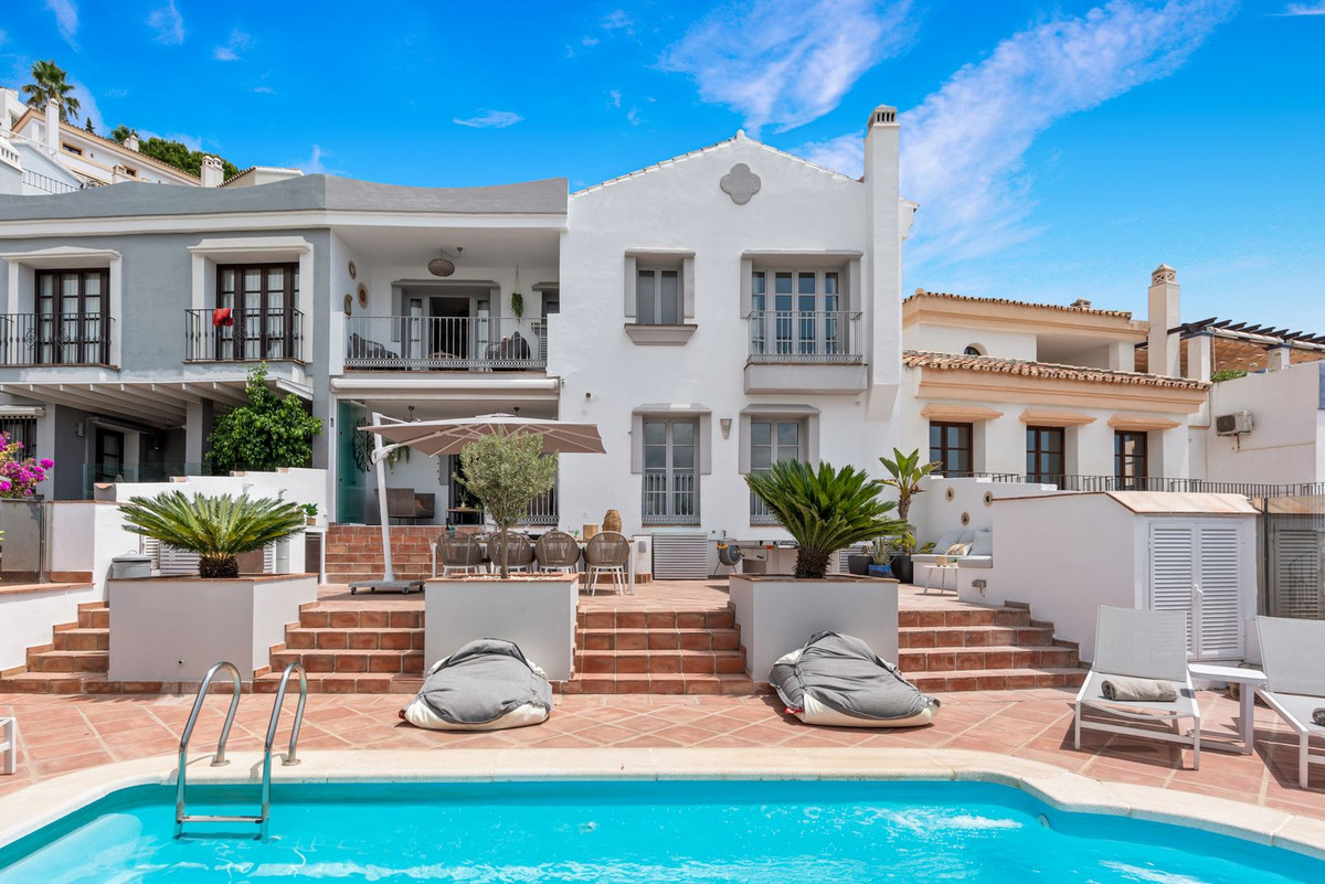 Huis te koop in La Heredia | 5 slaapkamers H5010322