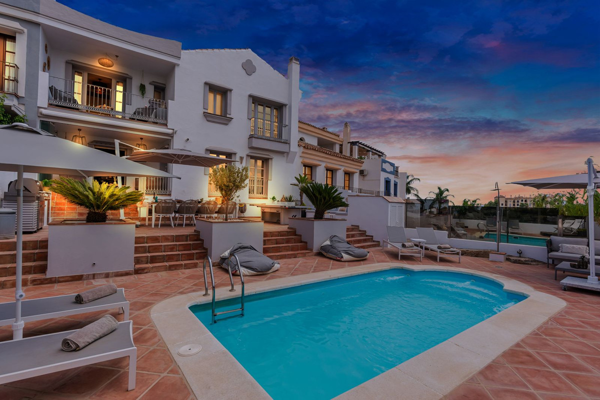 Huis te koop in La Heredia | 5 slaapkamers H5010322