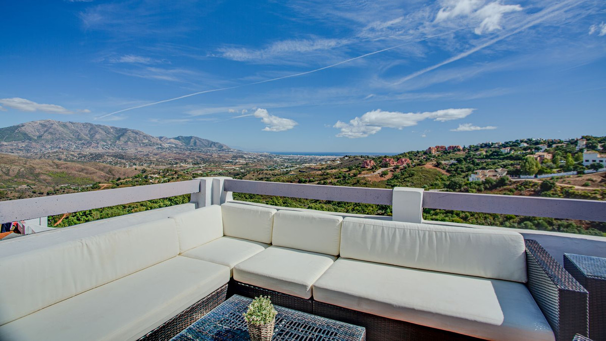 Penthouse in La Mairena-2