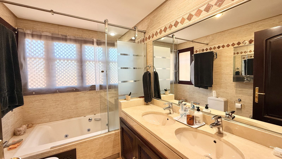 Apartment for sale in La Mairena | 2 bedrooms H5111605