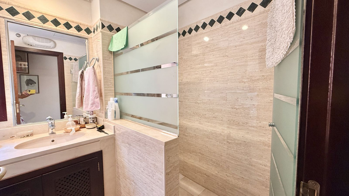 Apartment for sale in La Mairena | 2 bedrooms H5111605