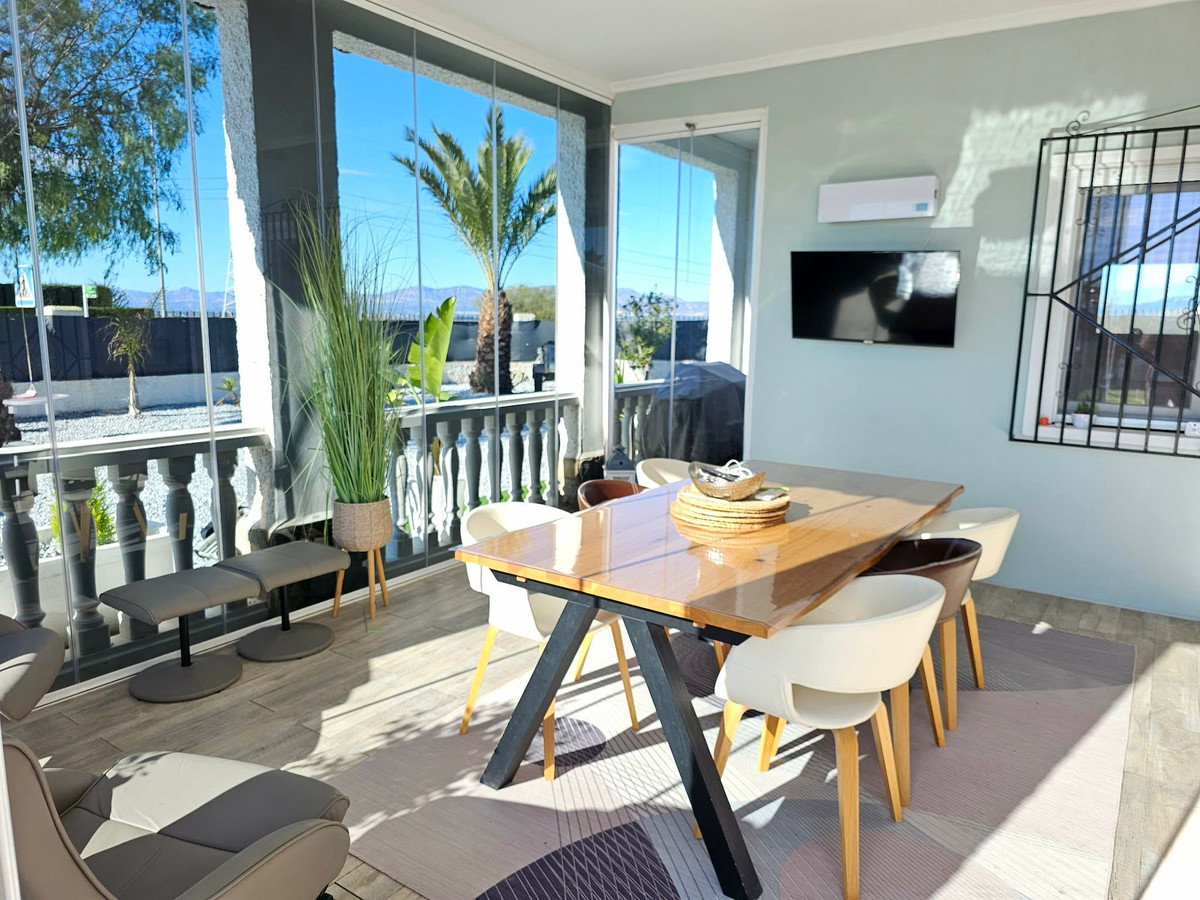 Appartement te koop in La Marina | 4 slaapkamers H5264482