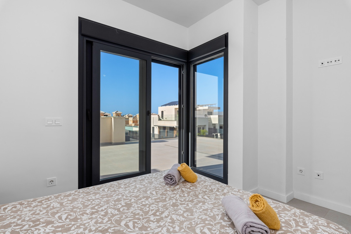 Appartement te koop in La Marina | 3 slaapkamers H5400841