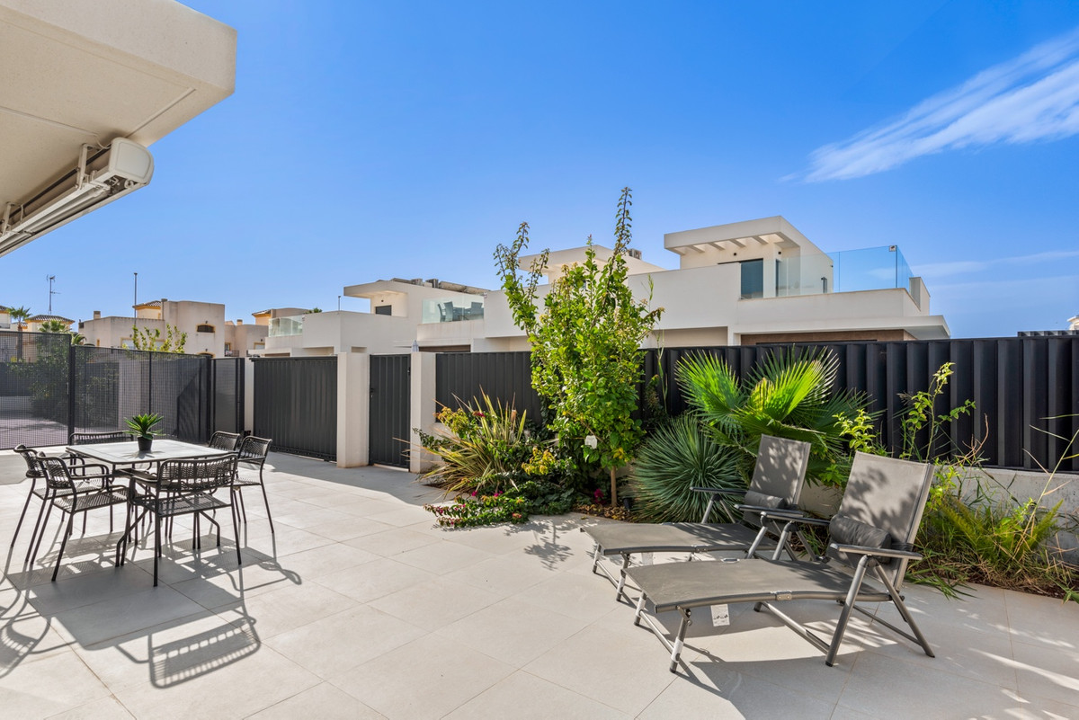 Appartement te koop in La Marina | 3 slaapkamers H5400841