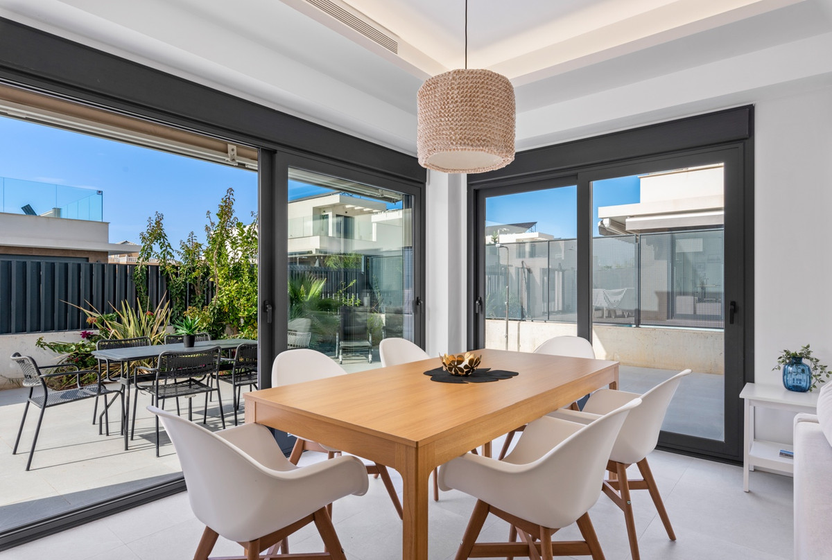 Appartement te koop in La Marina | 3 slaapkamers H5400841