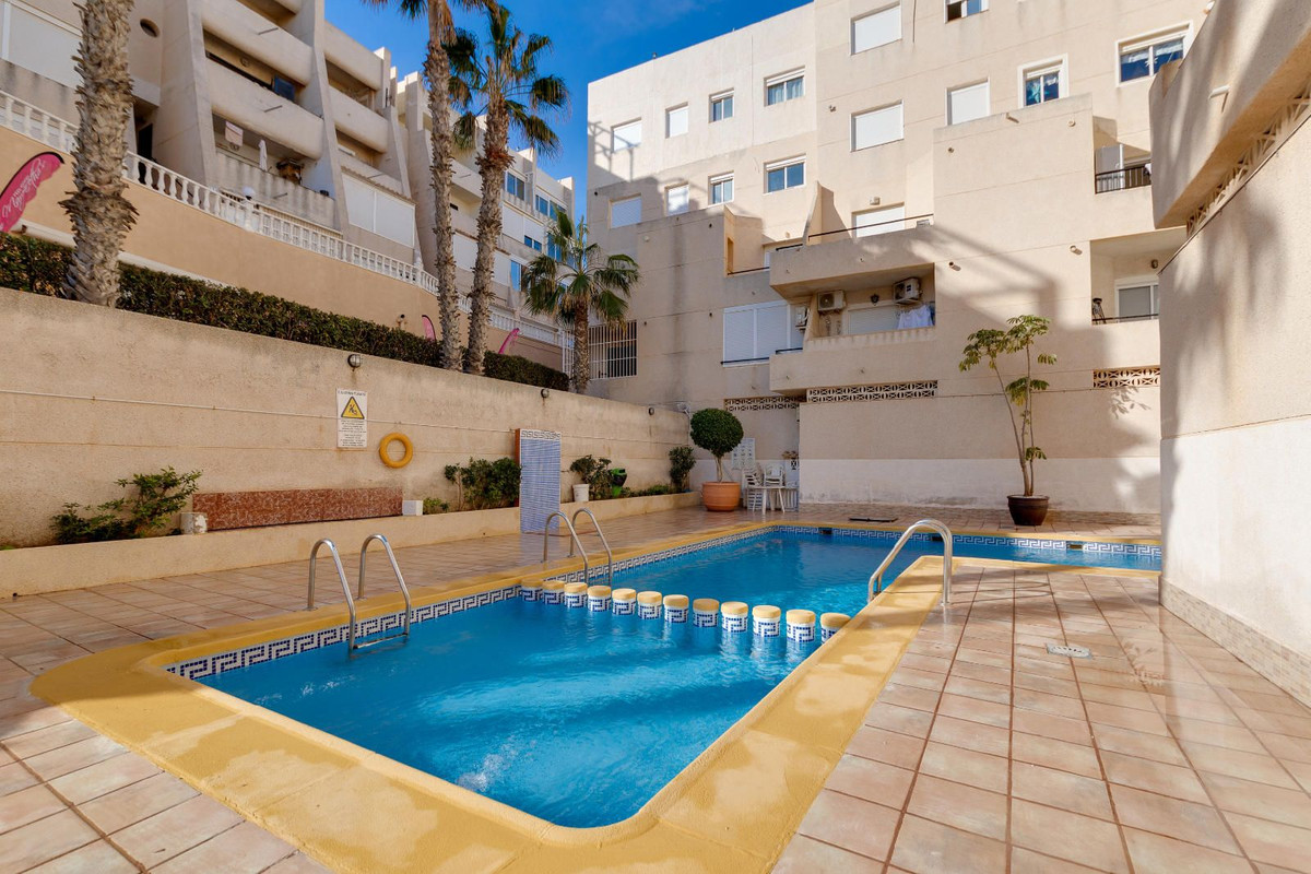 Appartement te koop in La Mata | 1 slaapkamers H5237884