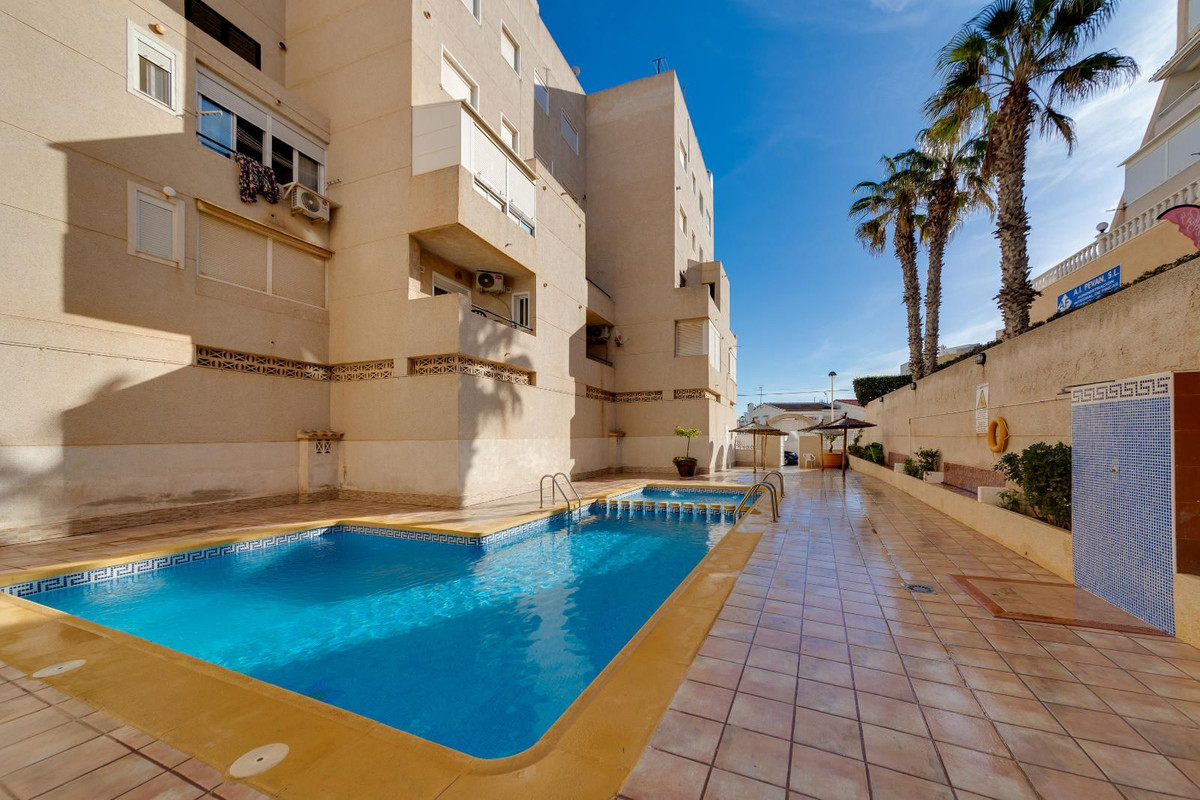Appartement te koop in La Mata | 1 slaapkamers H5237884